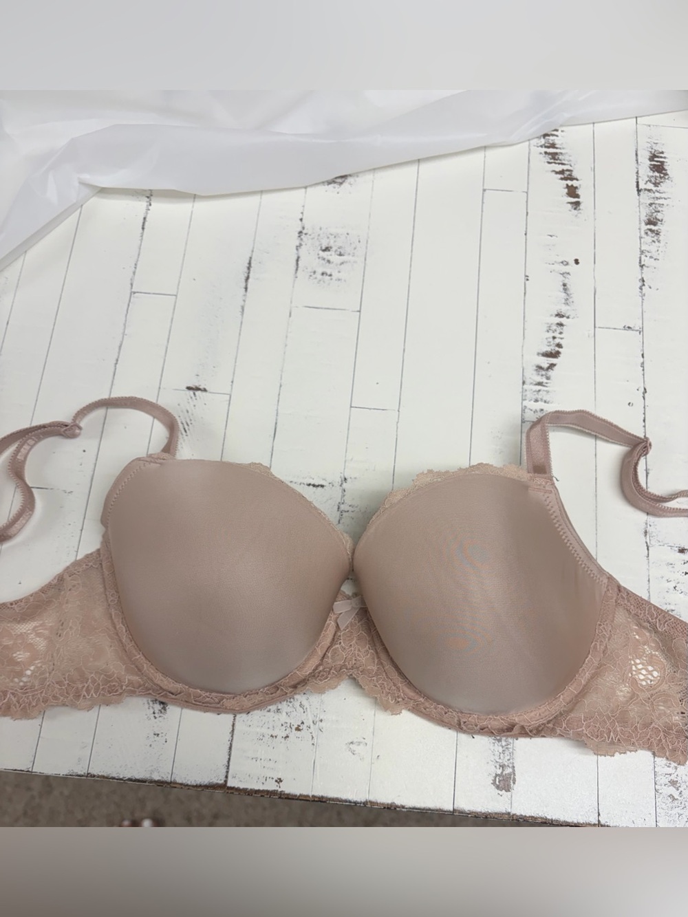 Victoria’s Secret nude dream angels lined demo bra